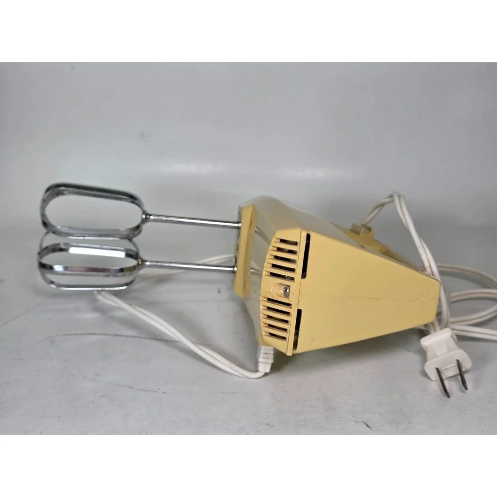 Vintage GE General Electric 3-speed Hand‎ Mixer White Model D1M24 Works USA Made
